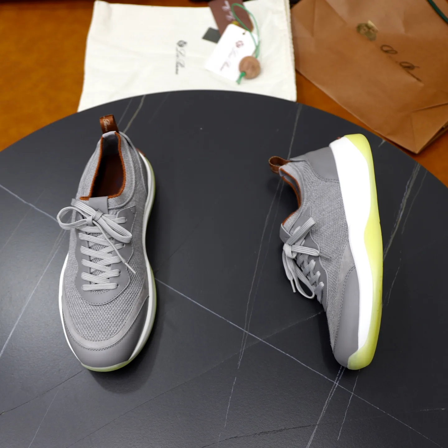 Factory price: 💰620 Loropiana LP men's shoes ♞size; 38-44 "45.46 customization" cowhide stitching and cowhide feet. It is really easy to wear, lazy, relaxed, casual, perfect comfort, and there are many color choices, and they all look good with clothes. Is it true that Loropiana can bring social value? “Loropiana is the best thing money can buy”